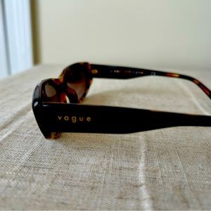 VOGUE Gigi Hadid Sunglasses NWT